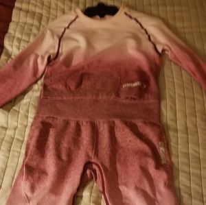 Gymshark ombre gym set- top and leggings